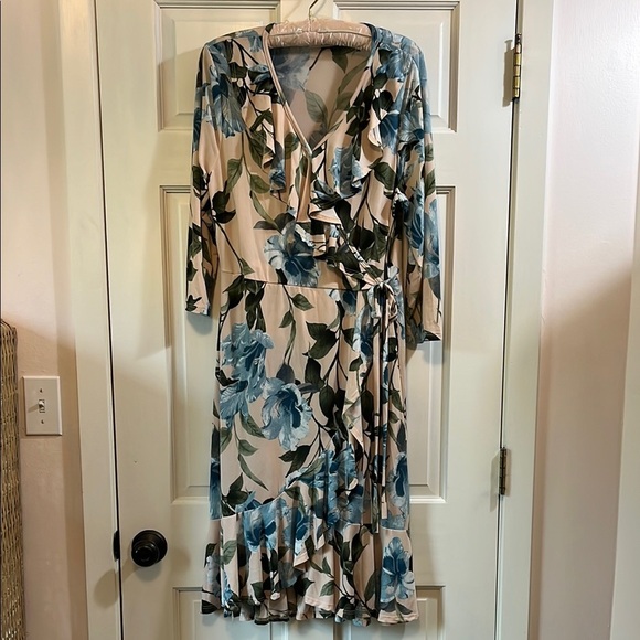 Janette Plus USA Floral Long Sleeve Wrap Midi Dress with Tie Front - Size 1X - Picture 1 of 16